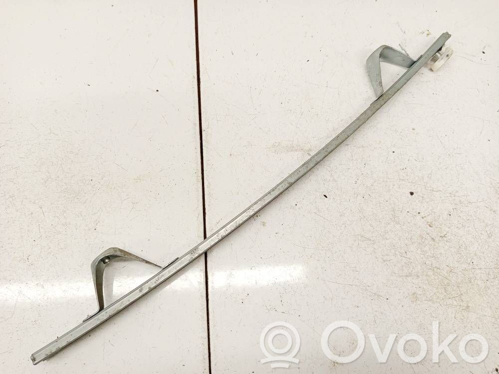 Opel Zafira B Moulure de vitre de la porte avant