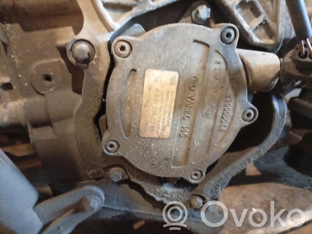 Mercedes-Benz B W245 Pompe à vide