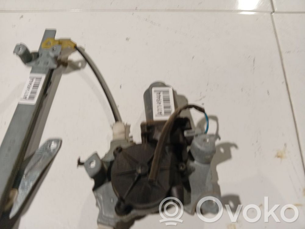 Nissan Primera Asa reguladora de la puerta trasera