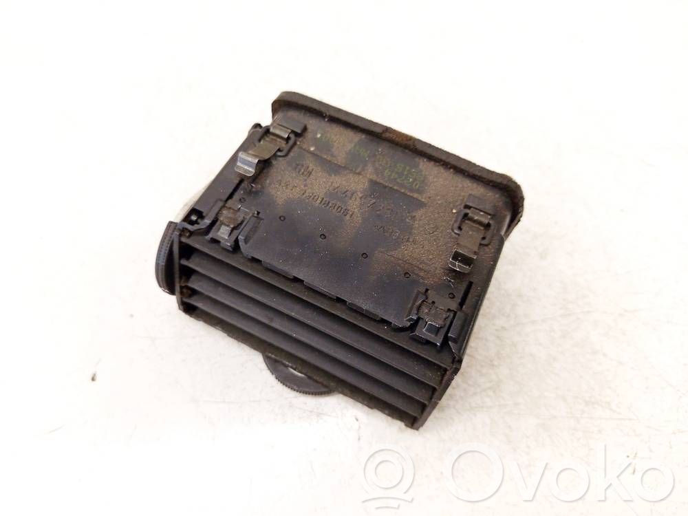 Opel Astra H Rejilla de ventilación central del panel