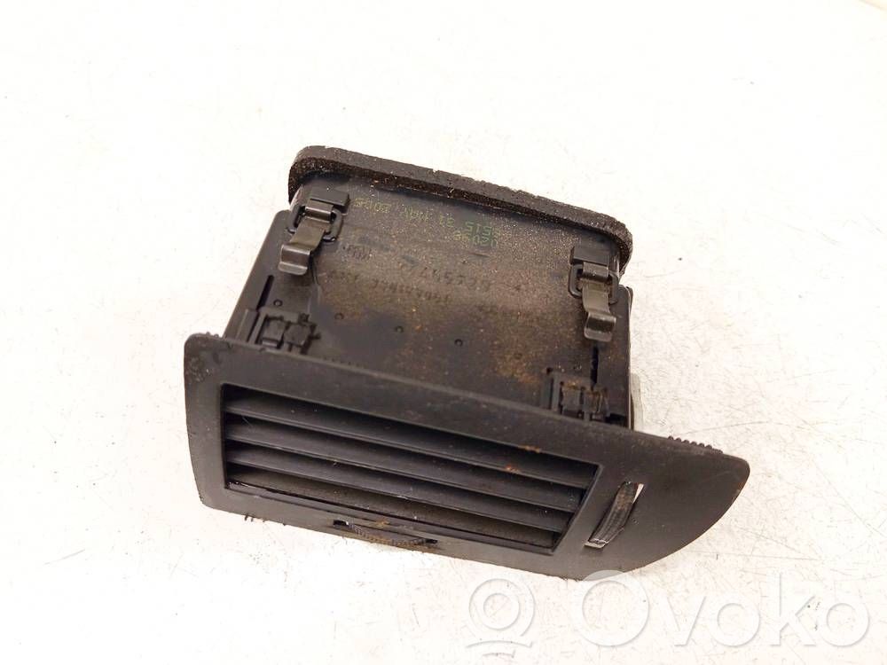 Opel Astra H Rejilla de ventilación central del panel 