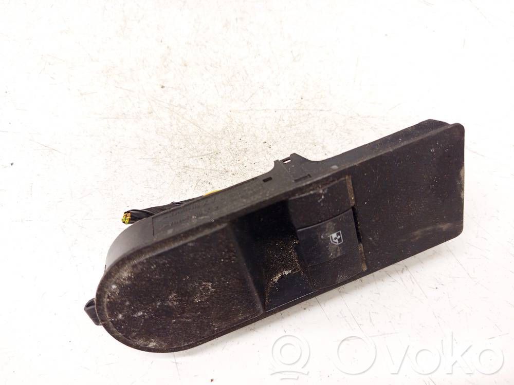Opel Astra H Interrupteur commade lève-vitre
