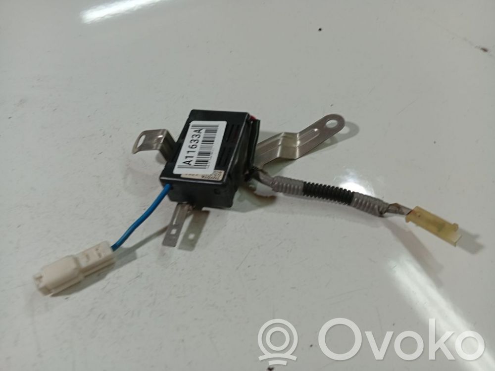 Lexus IS 220D-250-350 Unitate control antenă 