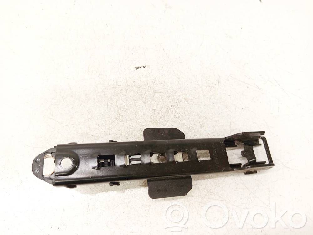 Audi A4 S4 B8 8K Sicherheitsgurt-Einstellschiene 