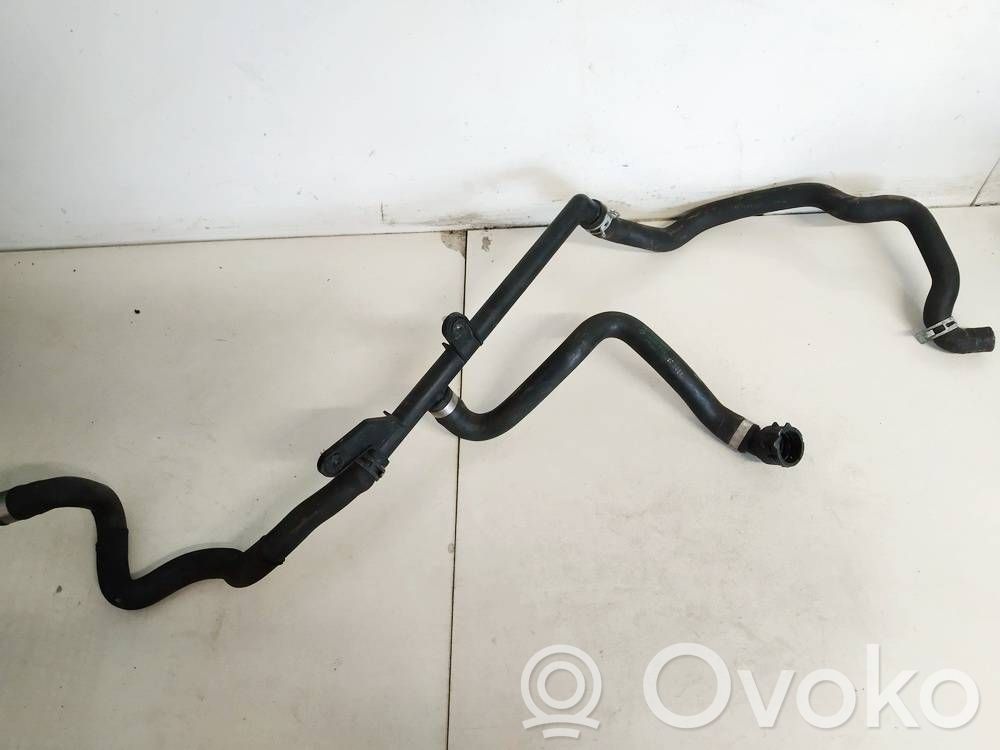 BMW 5 F10 F11 Tuyau de liquide de refroidissement moteur