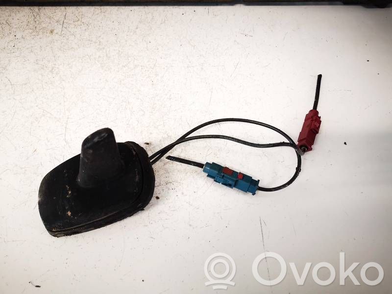 Volkswagen Touran I Antenna GPS