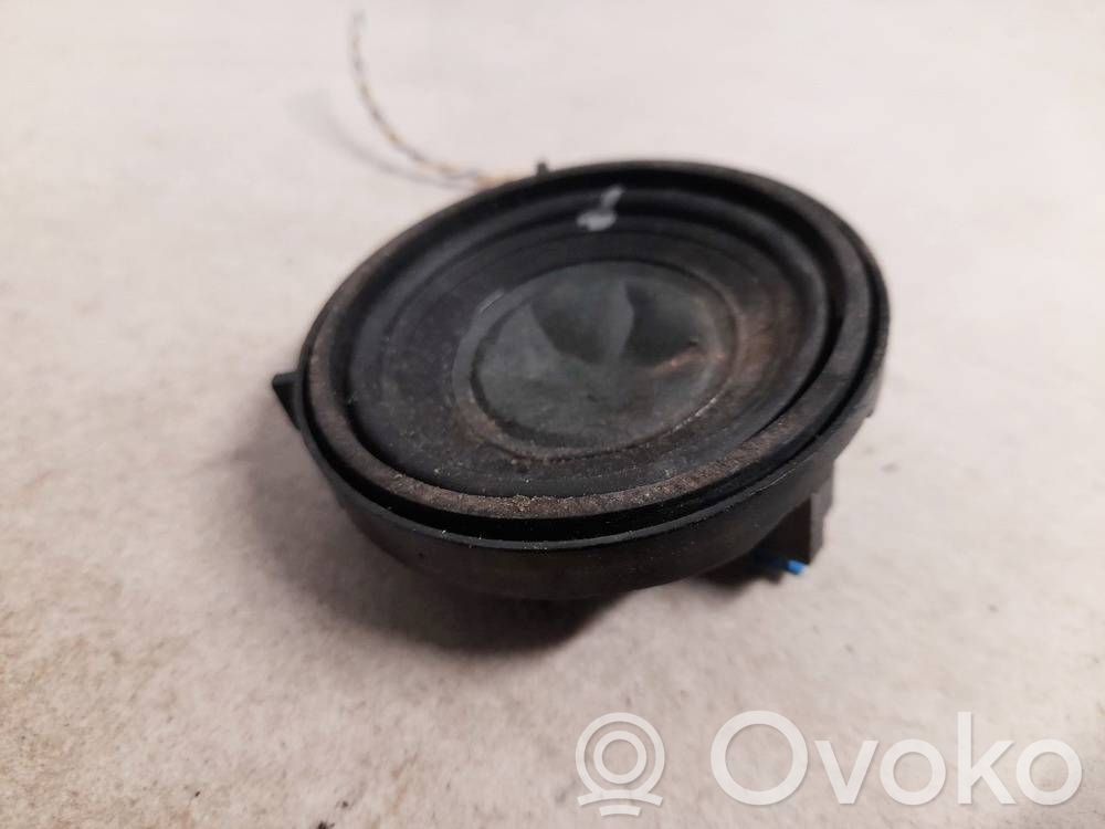 BMW 5 F10 F11 Etuoven kaiutin