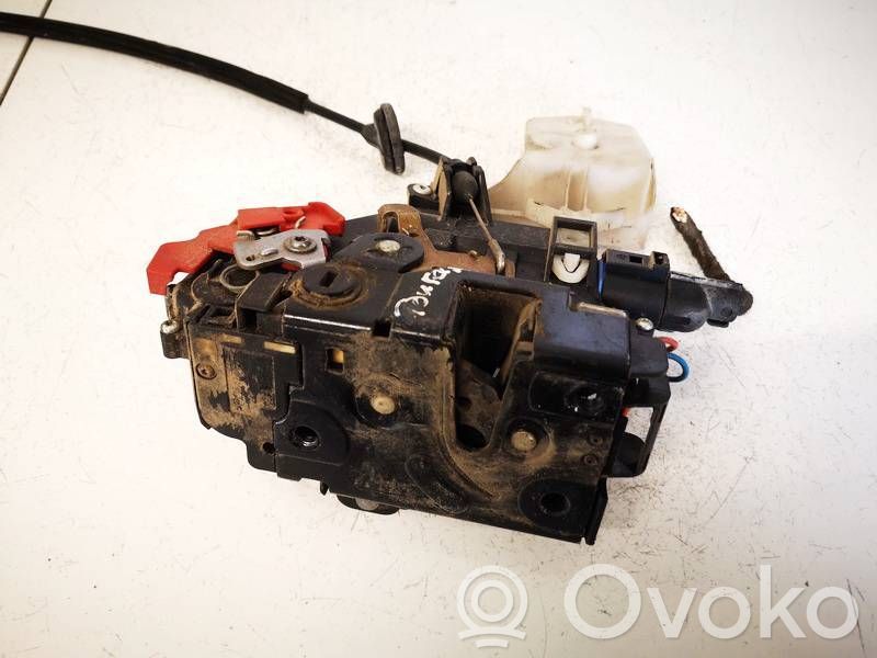 Volkswagen Touran I Zamek drzwi tylnych 
