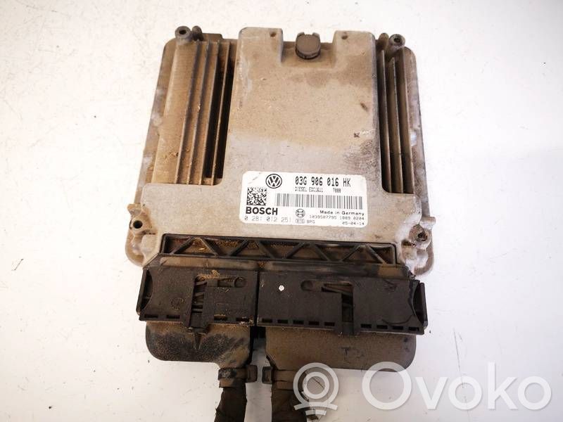 Volkswagen Touran I Calculateur moteur ECU