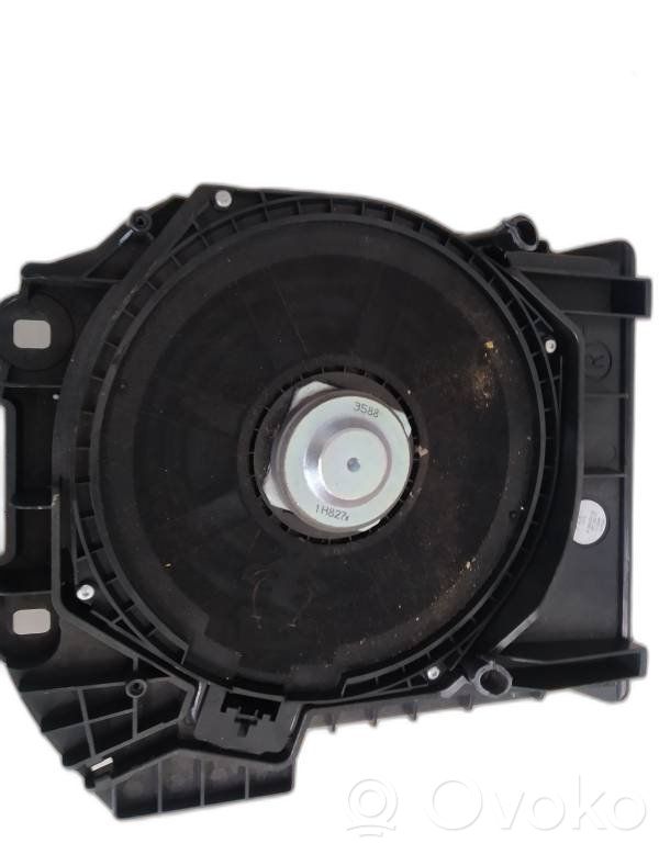 BMW 5 F10 F11 Subwoofer 