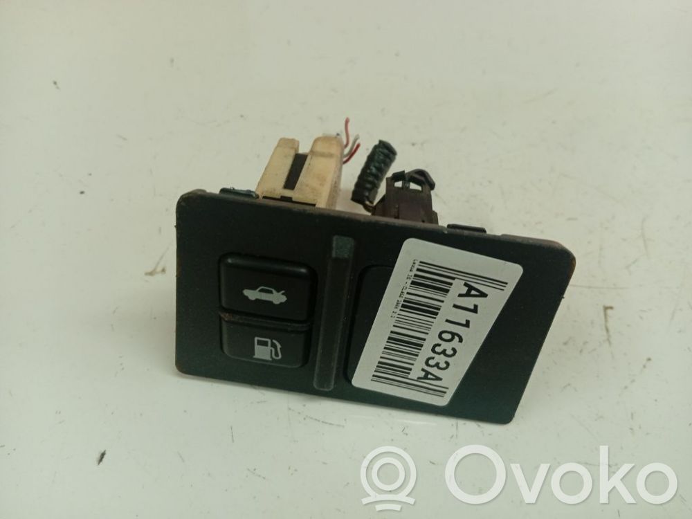 Lexus IS 220D-250-350 Interruttore apertura sportello carburante 