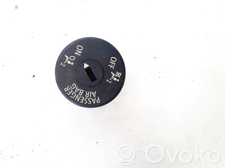 BMW 5 F10 F11 Comutator pornit/oprit airbag pasager 