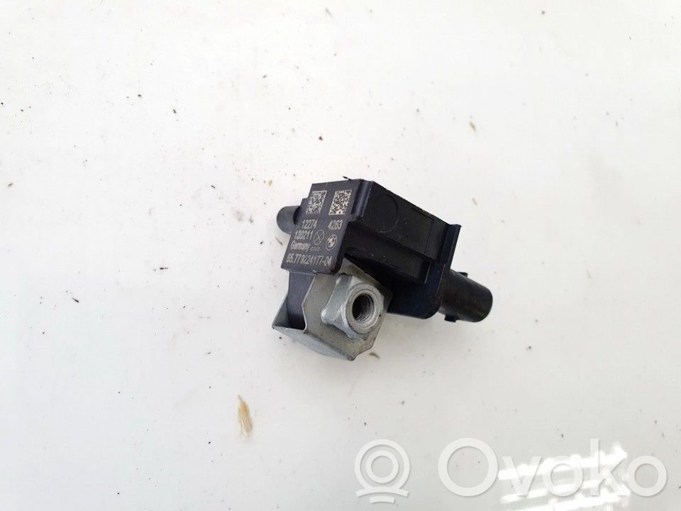 BMW 5 F10 F11 Senzor impact/declanșare airbag 