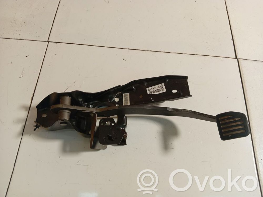 Pedal de embrague   6G922D094JE,0464,6G922D094JE,6R24135,ZL8QF2X2,ZLS0M2X6