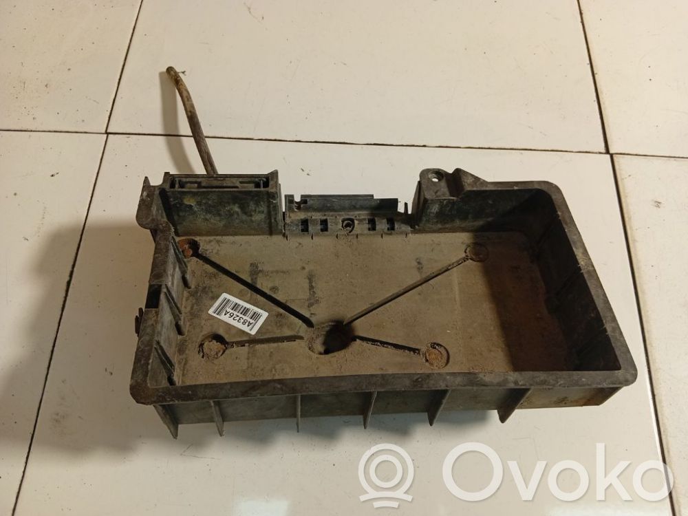Iveco Daily 30.8 - 9 Support boîte de batterie