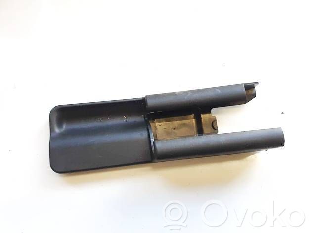 BMW i4 Rivestimento inferiore laterale del sedile posteriore