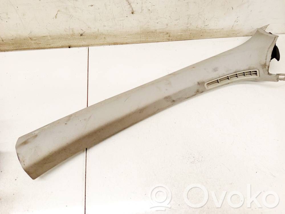 Volkswagen Golf V Rivestimento montante (C)