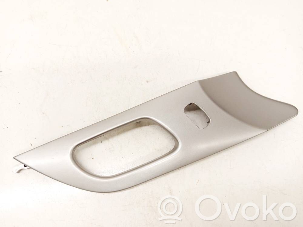 Peugeot 407 Support bouton lève vitre porte avant
