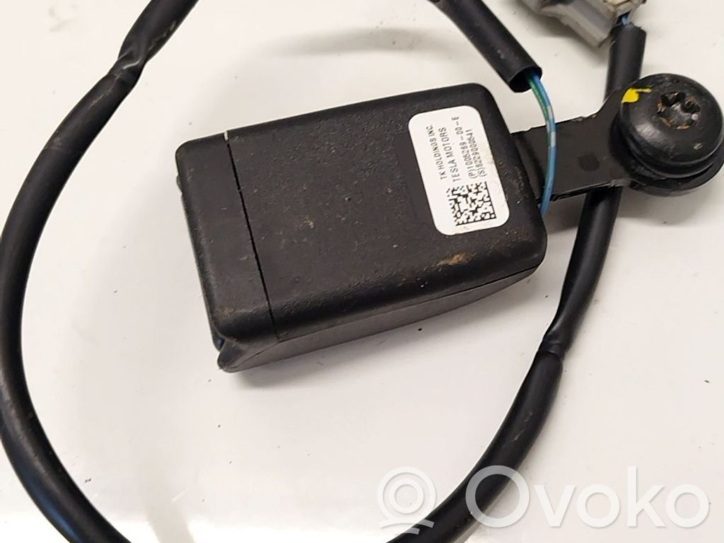 Bridă fixare centură de siguranță spate   100526900E,100526900E,100526900E