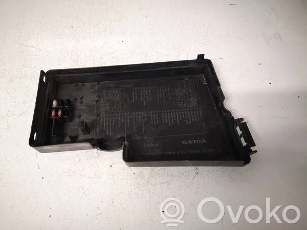 Volvo V50 Tapa de caja de fusibles 