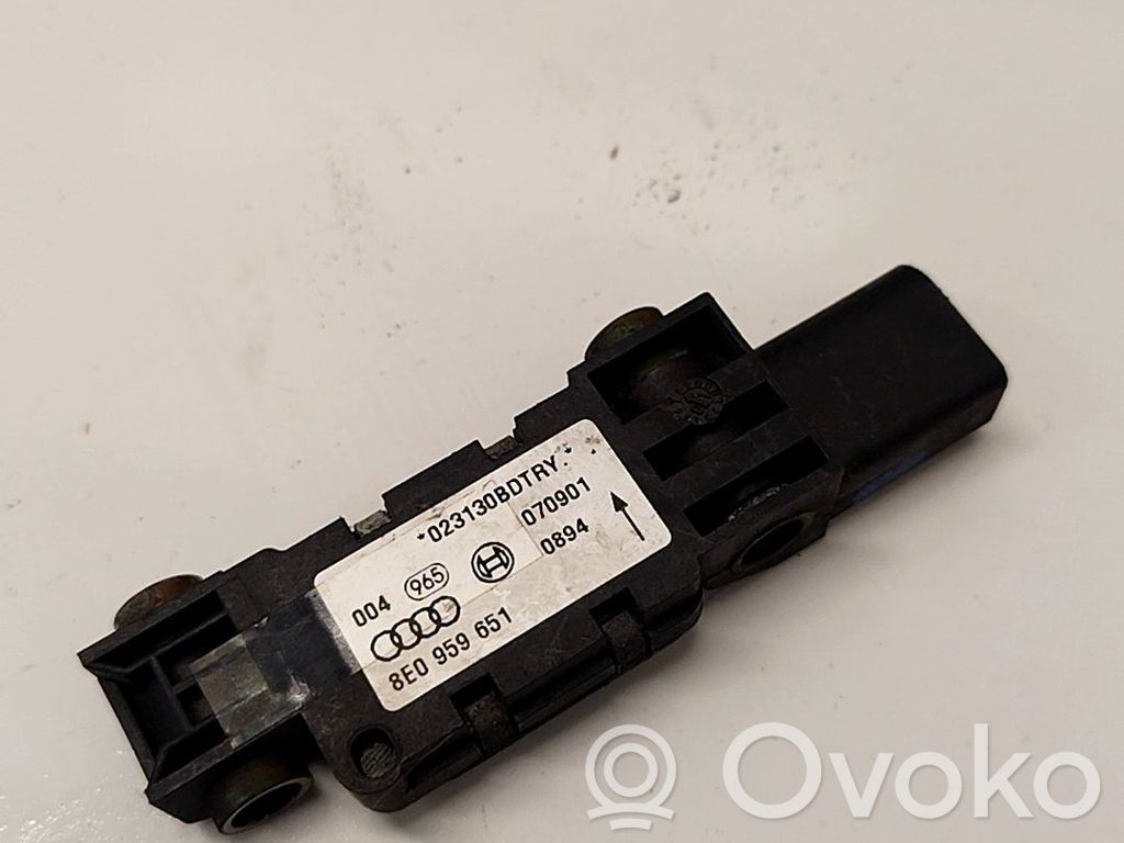 Audi A4 S4 B6 8E 8H Senzor impact/declanșare airbag 