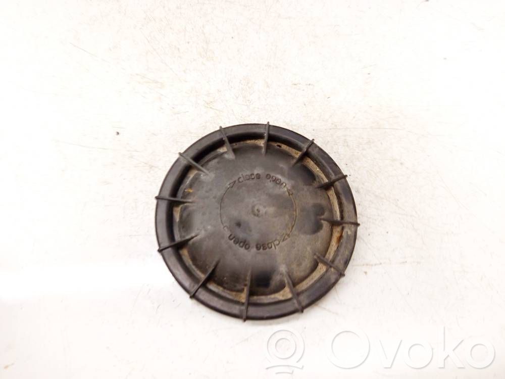 Opel Insignia A Osłona żarówki lampy przedniej