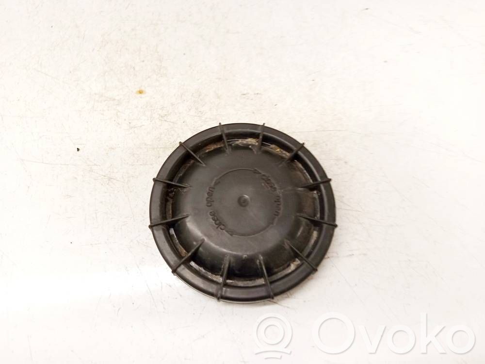 Opel Insignia A Osłona żarówki lampy przedniej