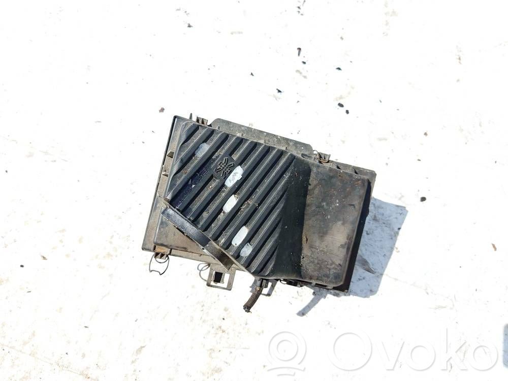 Volkswagen PASSAT B4 Ilmansuodattimen kotelo