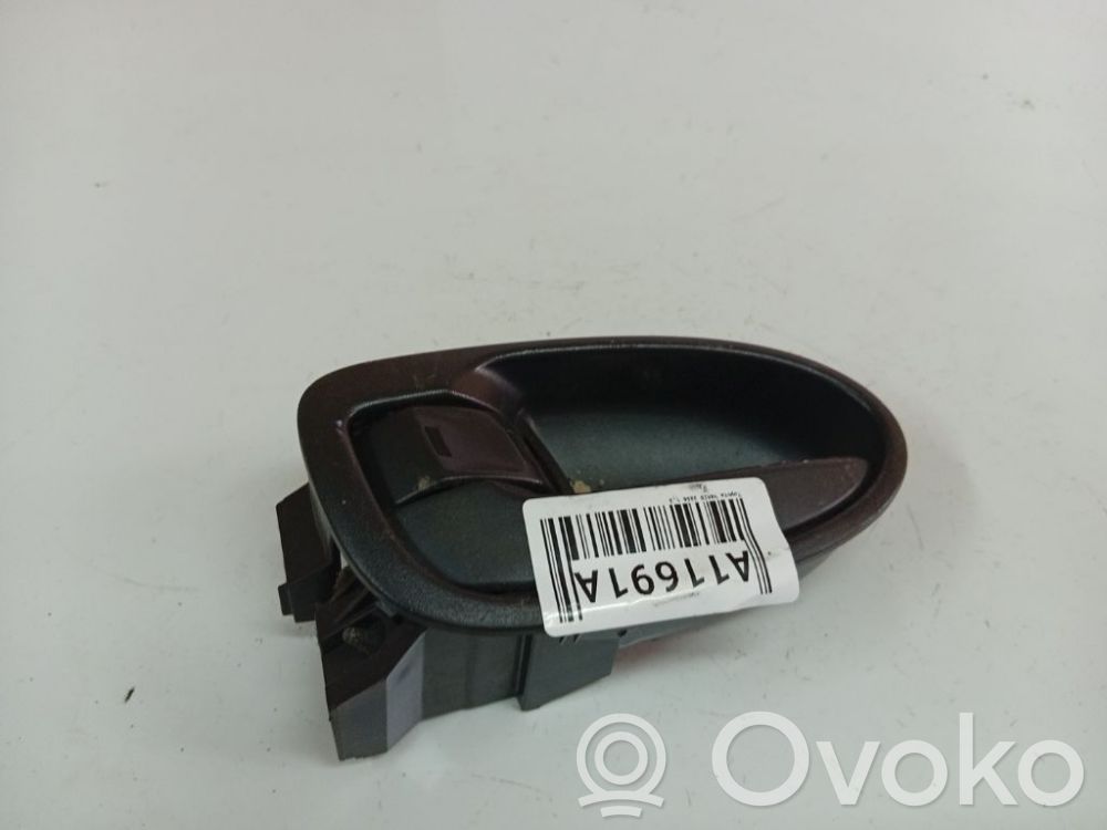 Manecilla interna puerta delantera   692060D90,692060D100,692060D90