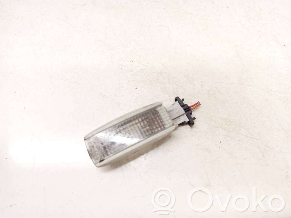 Volkswagen PASSAT B5.5 Inne oświetlenie wnętrza kabiny