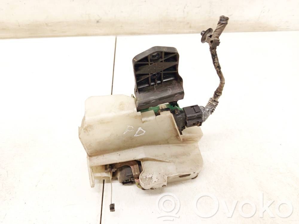 Volkswagen PASSAT B5.5 Etuoven lukko 
