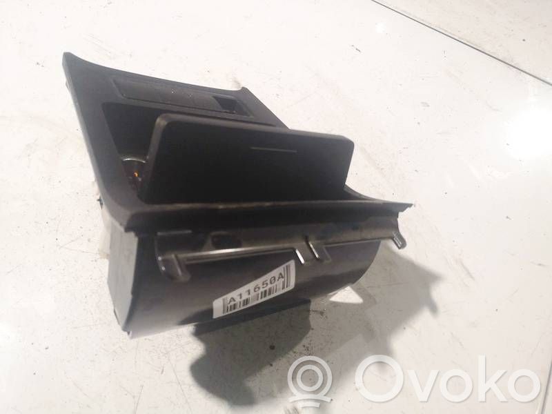 Volkswagen Golf V Popielniczka deski rozdzielczej