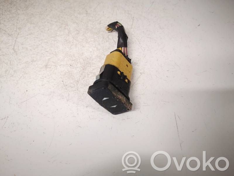 Ford C-MAX I Interruptor del elevalunas eléctrico 