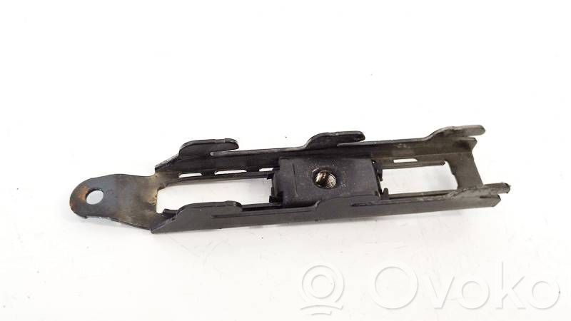 Volkswagen Golf IV Rail de réglage hauteur de ceinture de sécurité 