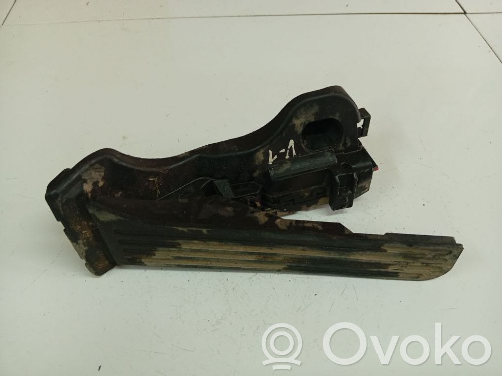 Volkswagen PASSAT B6 Pedał gazu / przyspieszenia 