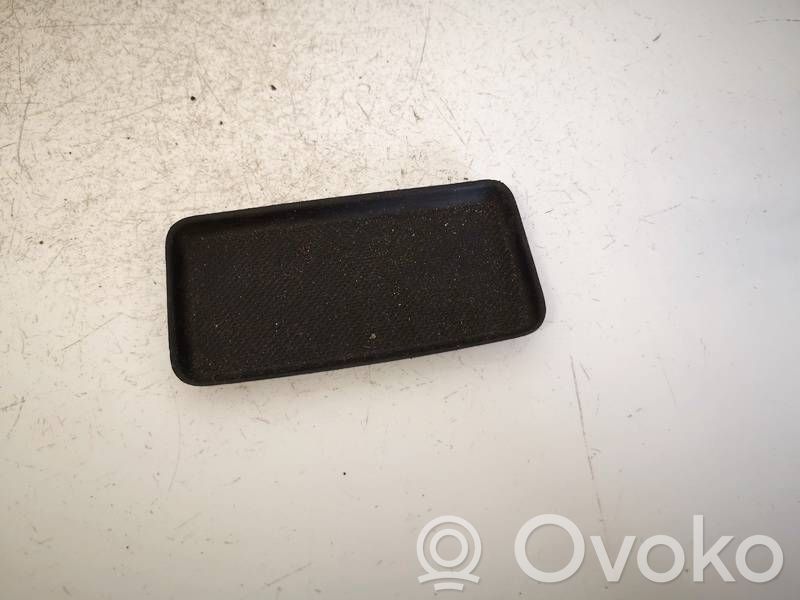 Volkswagen Golf IV Keskikonsolin vetolaatikon/hyllyn alusta