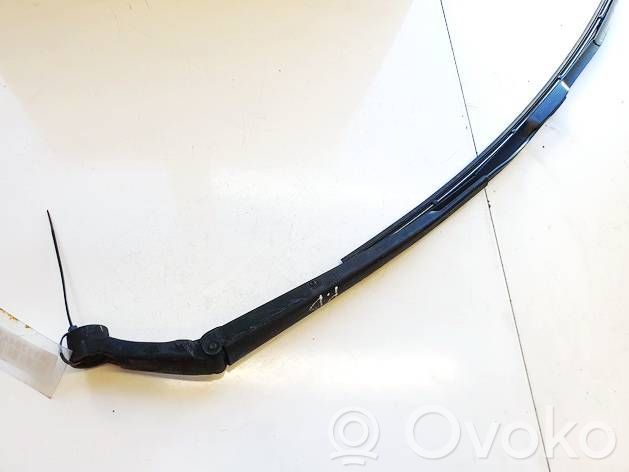 Toyota Yaris Wischerarm vorne