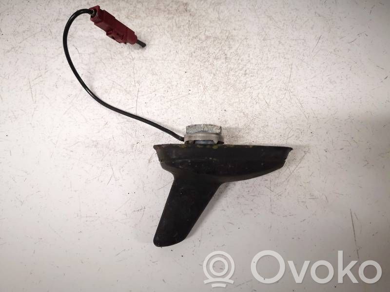 Volkswagen Touran I GPS-pystyantenni 