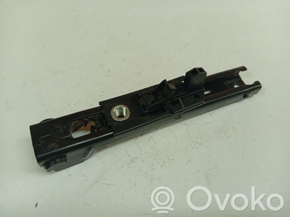 Volkswagen PASSAT B7 Rail de réglage hauteur de ceinture de sécurité 