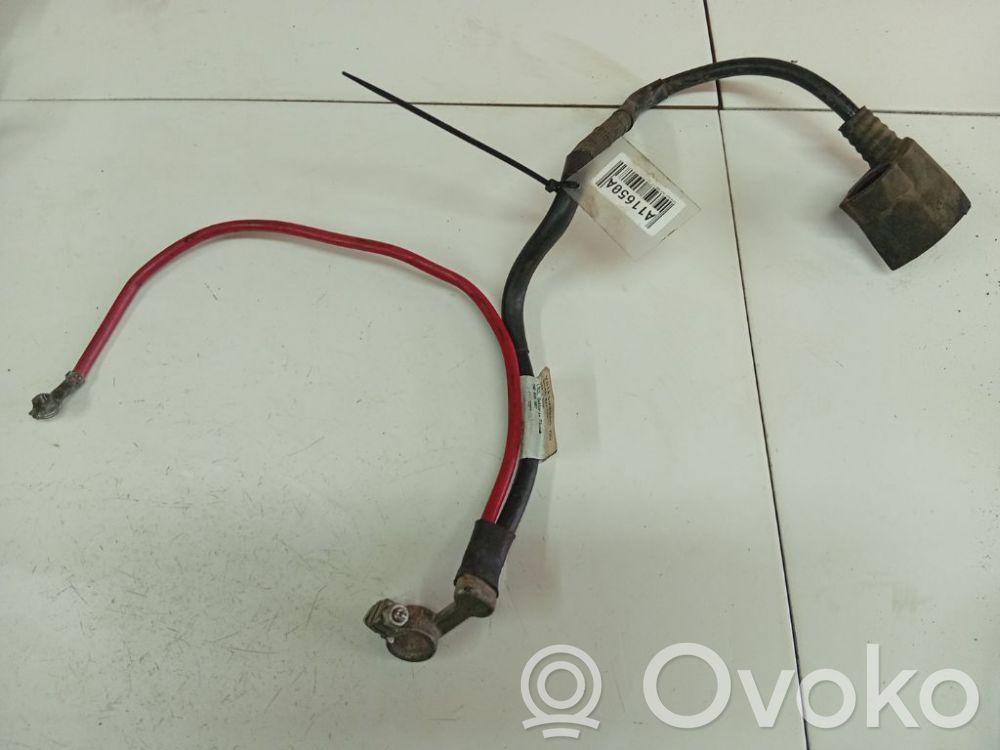 Volkswagen Golf V Positive cable (battery) 