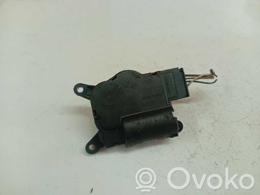 Opel Astra H Motor/activador trampilla de calefacción