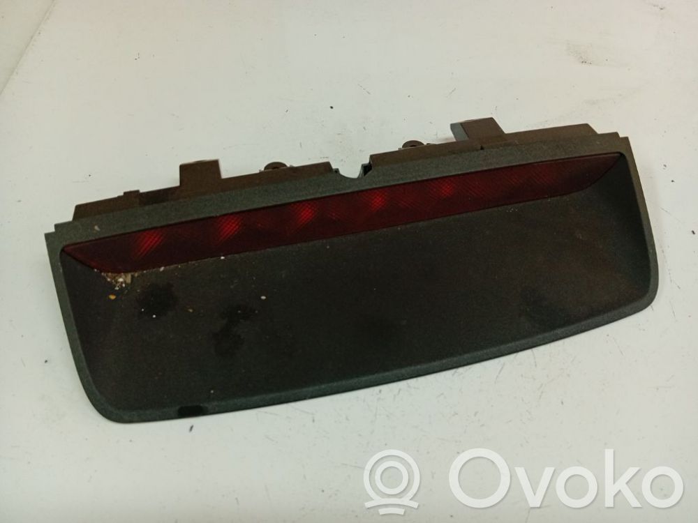 Nissan Primera Third/center stoplight 