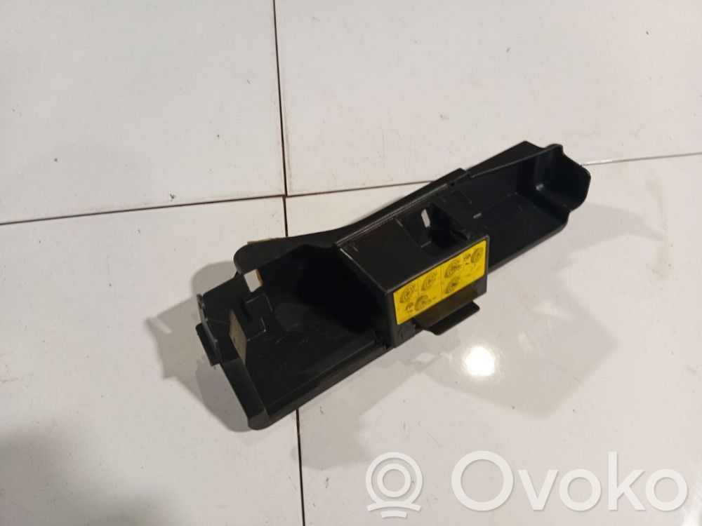 Audi A6 S6 C6 4F Rivestimento vano della ruota di scorta 