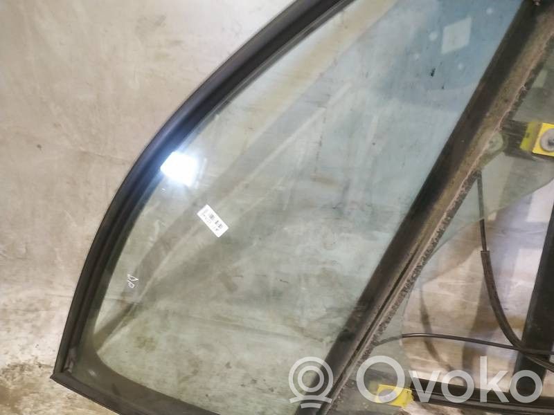 Volkswagen Touareg I Luna de la puerta delantera cuatro puertas 