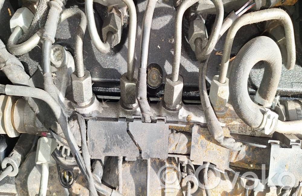 Audi A5 8T 8F Kraftstoffverteiler Einspritzleiste Verteilerrohr