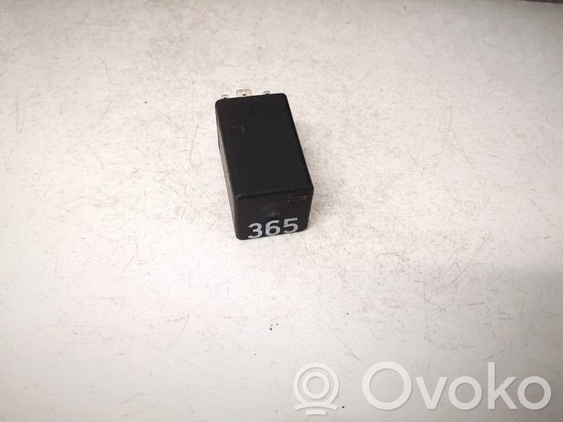 Audi A4 S4 B5 8D Muu rele 