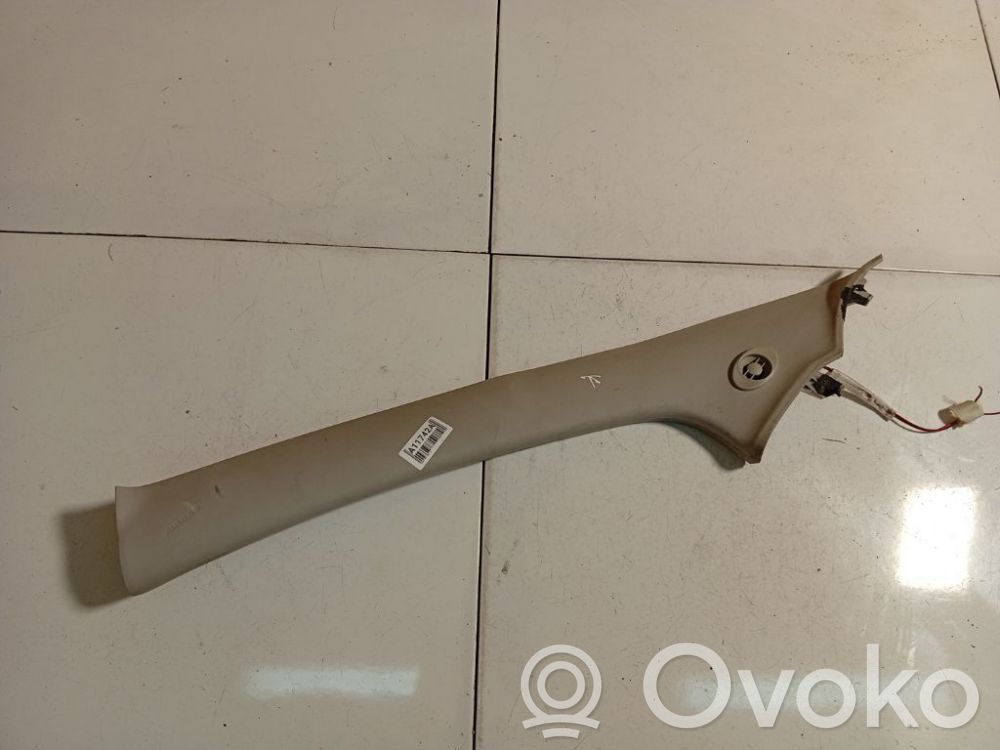 Toyota Aygo AB10 C-pilarin verhoilu