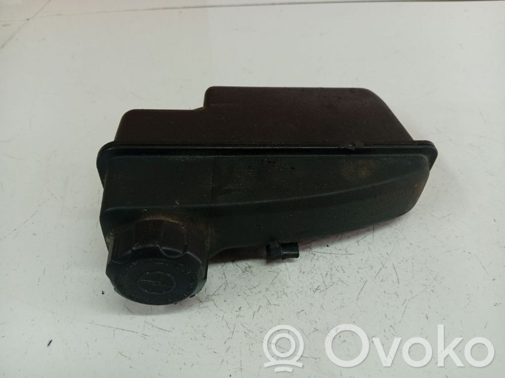 Volvo V70 Ohjaustehostimen nestesäiliö 