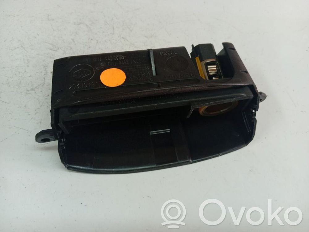 Renault Megane I Posacenere auto 