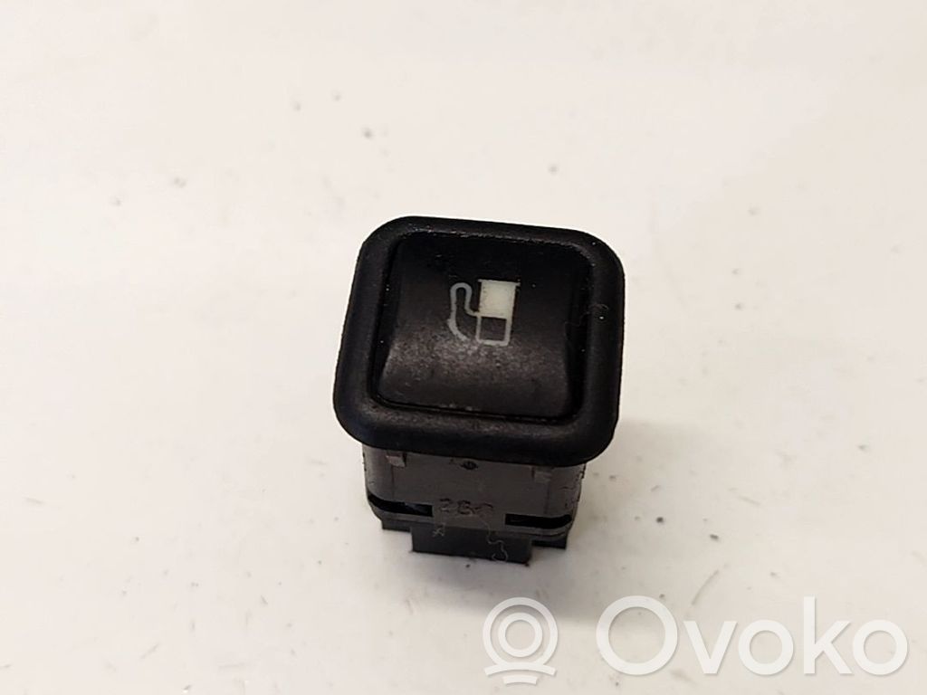 Volkswagen Golf IV Polttoainesäiliön avauskytkin
